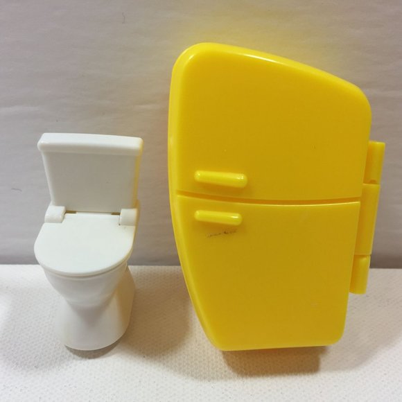 Assorted Mini Dollhouse Furniture Coat Hanger Refrigerator Toilet Chairs Toy Tra - Picture 4 of 14